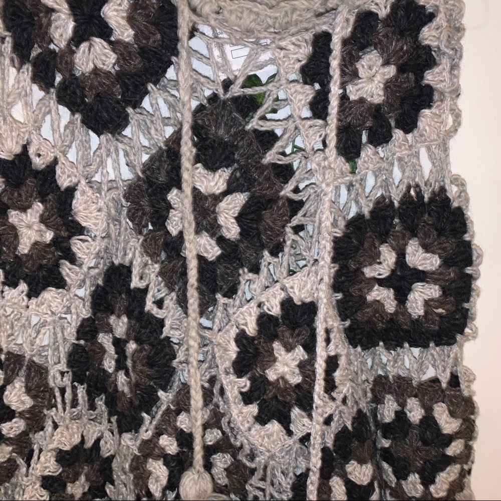 Wool Poncho - Picture 3 of 4